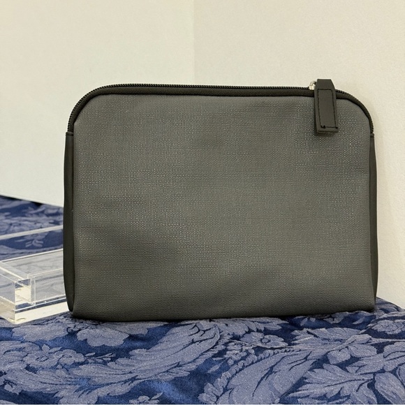 TUMI Travel Size Toiletry Zipper Pouch - Picture 4 of 6